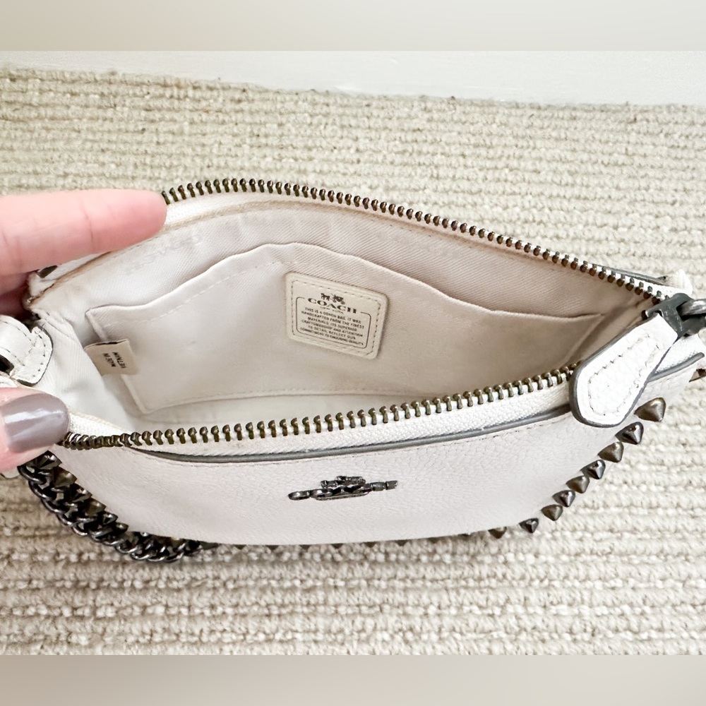 COACH Womens Studded Chained Handle Zipped Mini Handbag White, NWOT. - Picture 3 of 3